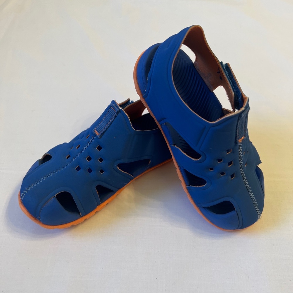 Wonder Nation Children’s Orange Blue Closed Toe Sandals Shoes Summer Size 7/8